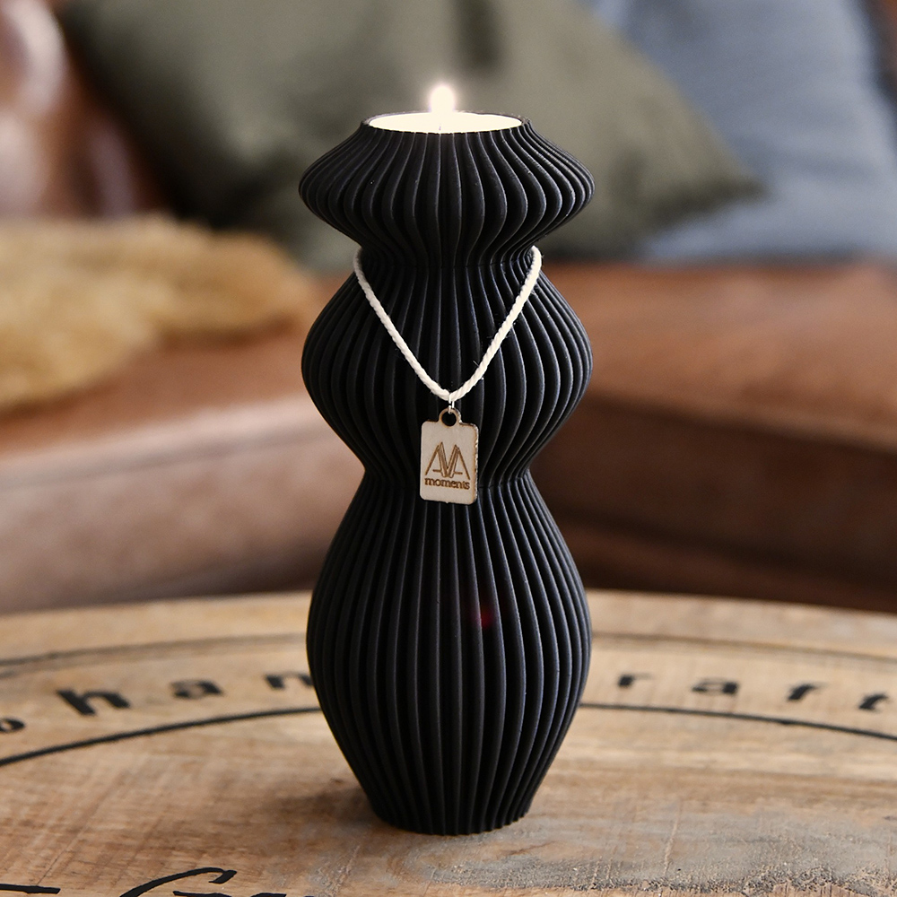 AVA-moments-Veluna-schwarz-1